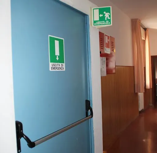 Nuovo San Martino Snc 3* 카살레키노 디 레노